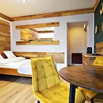 威拉莉娜酒店 * 斯克拉斯卡波伦巴