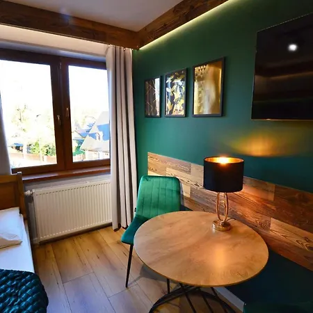 Lena ホームステイ シクラルスカ・ポレンバ