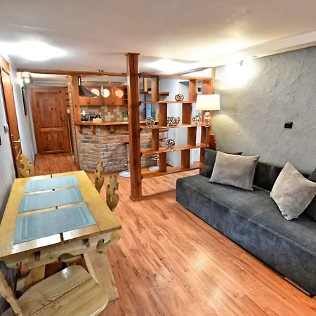 ホームステイ Lena シクラルスカ・ポレンバ