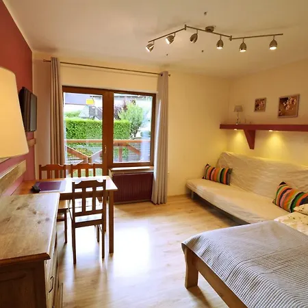 ホームステイ Lena *